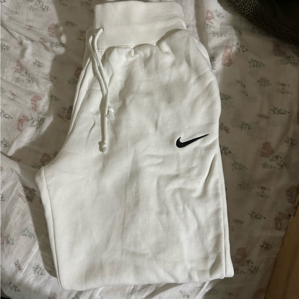 Women’s Nike White Sweatpants Size XS